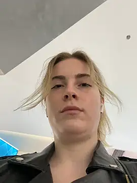 Snapshot of KissMissAngela chatting on 03.13.25 KissMissAngela online show from 03.13.25