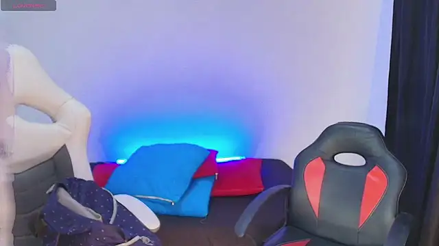 Snapshot of farichell chatting on 03.13.26 farichell online show from 03.13.26