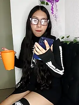 Snapshot of Umaru_uwu chatting on 10.31.25 Umaru uwu online show from 10.31.25