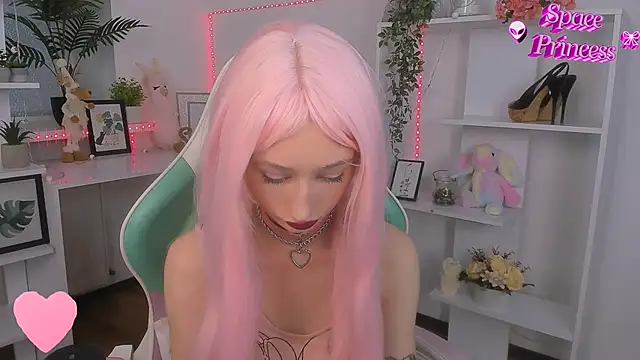 Katia Kim online show from 10.28.25