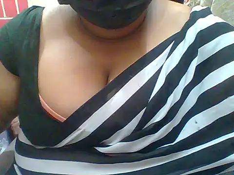 Snapshot of radhatelugu chatting on 10.30.25 radhatelugu online show from 10.30.25