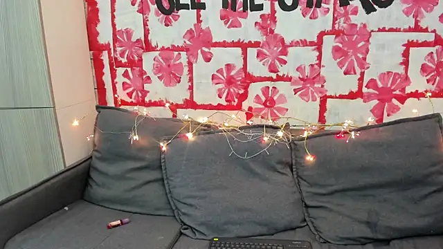 Mhelanny2 online show from 02.08.25