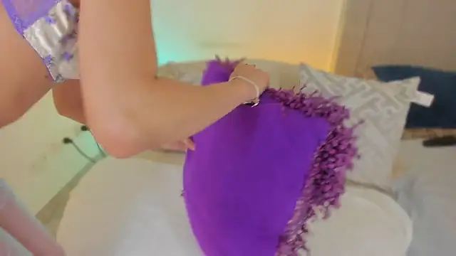 luisah  online show from 04.25.26