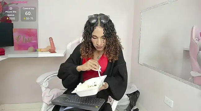 StefanyMiler online show from 02.15.25