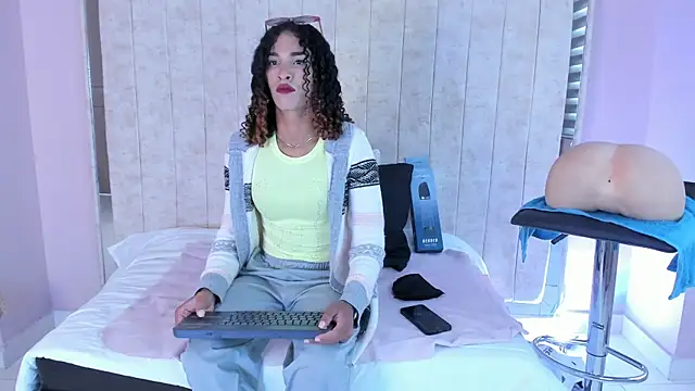 StefanyMiler online show from 09.23.25