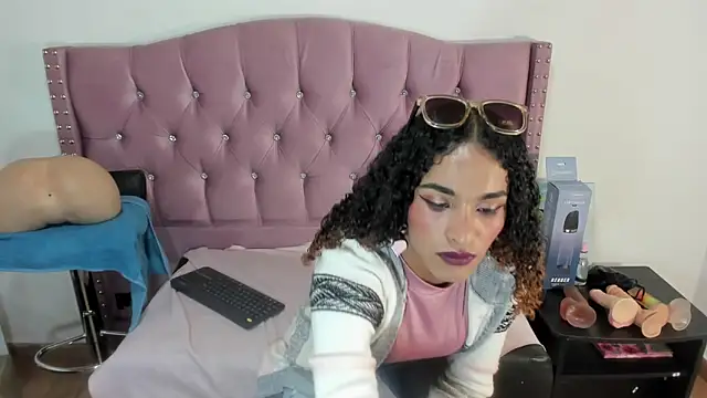 StefanyMiler online show from 11.21.25