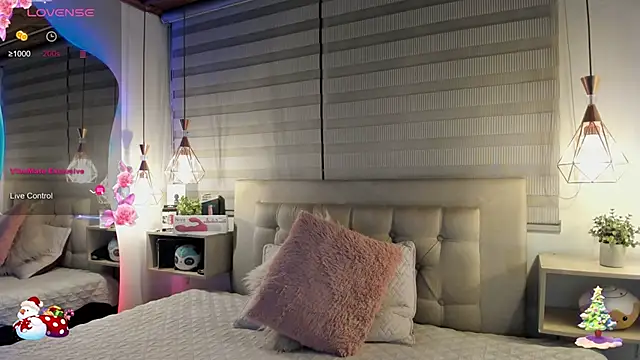 cristal  hot 1 online show from 11.25.25