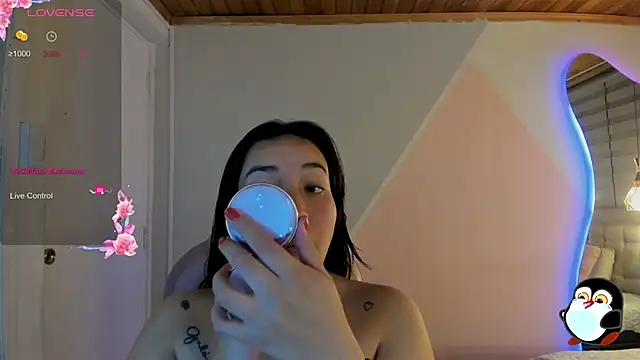 Snapshot of cristal__hot_1 chatting on 06.19.26 cristal hot 1 online show from 06.19.26