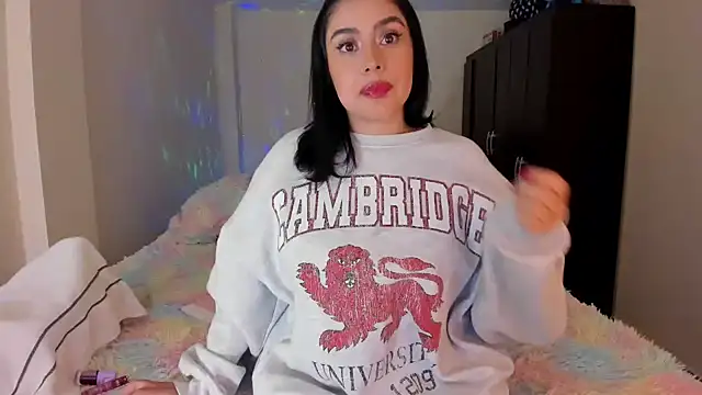 Snapshot of rosalie_lust chatting on 02.22.25 rosalie lust online show from 02.22.25