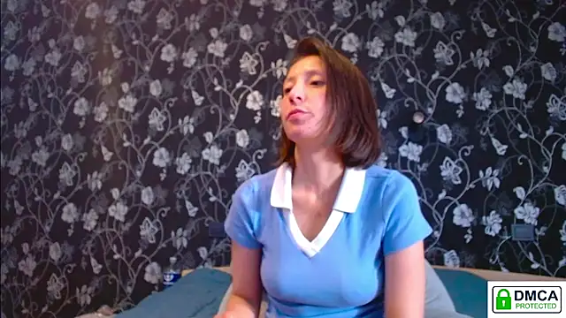 Snapshot of Sophi_Cute chatting on 06.23.26 Sophi Cute online show from 06.23.26