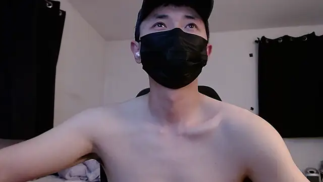 Snapshot of twbobo00715 chatting on 12.01.25 twbobo00715 online show from 12.01.25