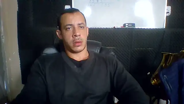 Snapshot of MachoScorpionCaralho chatting on 06.15.26 MachoScorpionCaralho online show from 06.15.26
