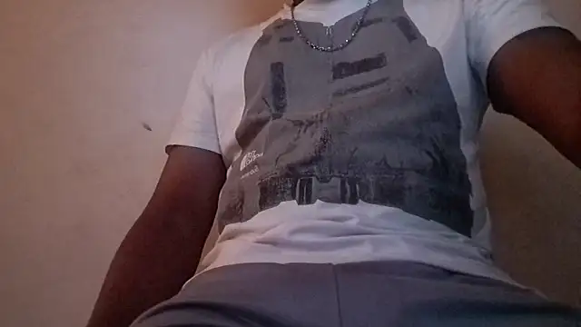 Snapshot of royblackbigpvt chatting on 10.15.25 royblackbigpvt online show from 10.15.25