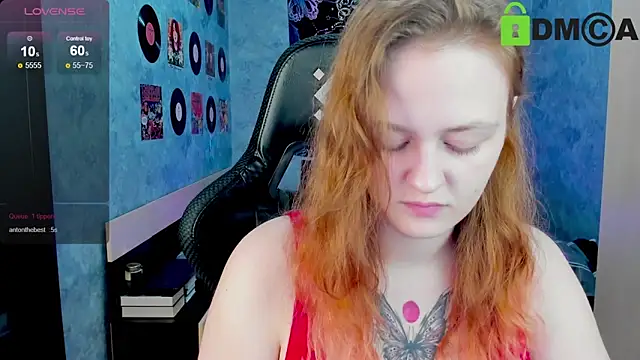 Snapshot of madness_lia chatting on 12.17.24 madness lia online show from 12.17.24
