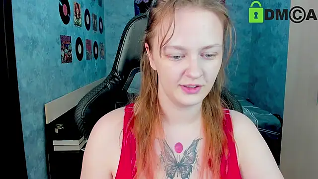 Snapshot of madness_lia chatting on 12.24.24 madness lia online show from 12.24.24