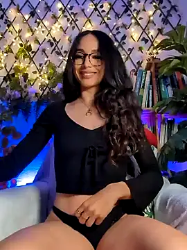 Snapshot of Naughty-Jessie chatting on 12.20.24 Naughty-Jessie online show from 12.20.24