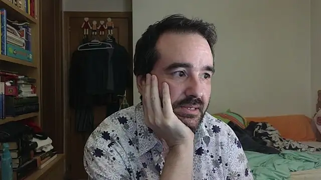 curiosillo83 online show from 07.06.26