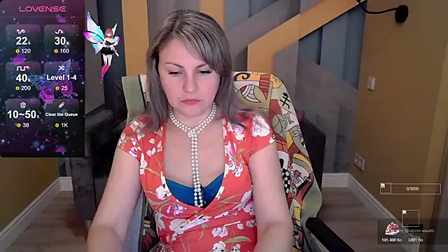 Snapshot of Candy_Long chatting on 10.21.25 Candy Long online show from 10.21.25