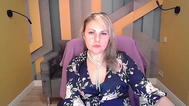 Snapshot of Candy_Long chatting on 11.07.25 Candy Long online show from 11.07.25