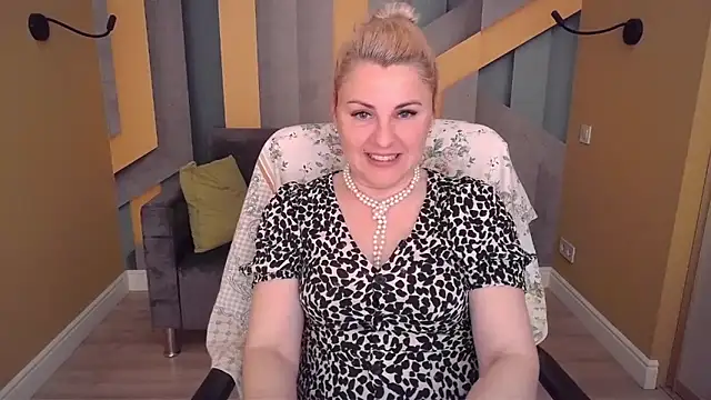 Snapshot of Candy_Long chatting on 05.17.26 Candy Long online show from 05.17.26