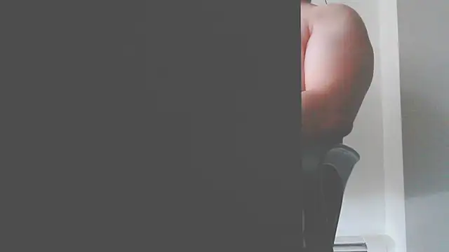 Naked Man  online show from 02.16.26