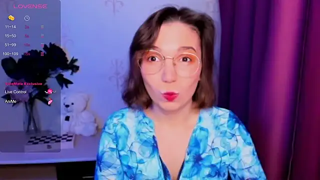 KindHazelHere  online show from 12.18.25