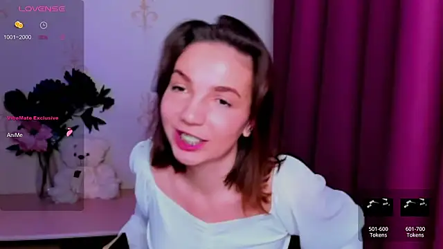 Snapshot of KindHazelHere_ chatting on 05.19.26 KindHazelHere online show from 05.19.26
