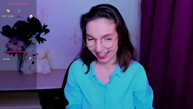 Snapshot of KindHazelHere_ chatting on 06.15.26 KindHazelHere online show from 06.15.26