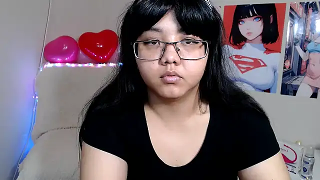 Snapshot of Moertomlly chatting on 02.18.25 Moertomlly online show from 02.18.25