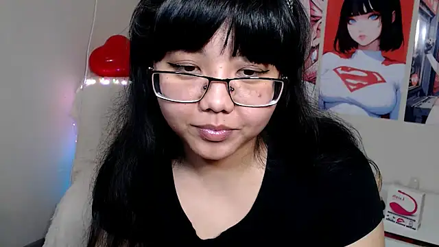 Snapshot of Moertomlly chatting on 03.11.25 Moertomlly online show from 03.11.25