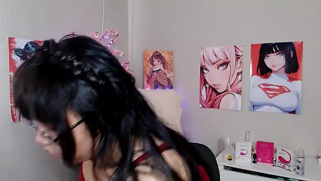 Snapshot of Moertomlly chatting on 09.12.25 Moertomlly online show from 09.12.25