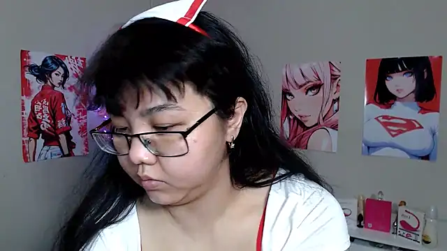 Snapshot of Moertomlly chatting on 10.28.25 Moertomlly online show from 10.28.25