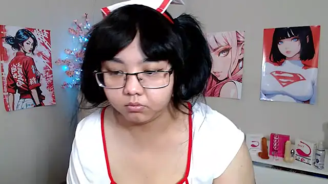 Snapshot of Moertomlly chatting on 11.11.25 Moertomlly online show from 11.11.25