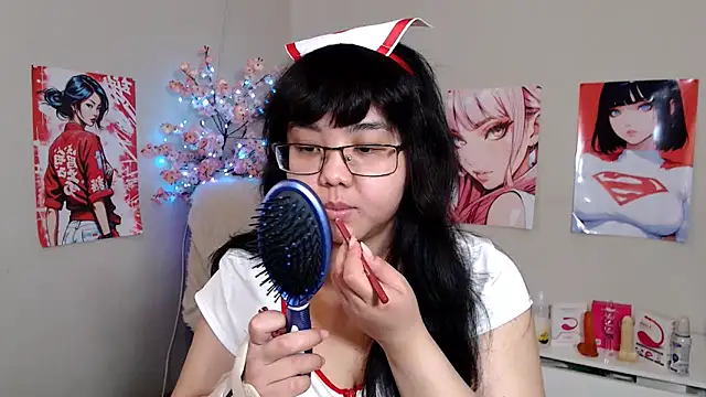 Snapshot of Moertomlly chatting on 11.21.25 Moertomlly online show from 11.21.25