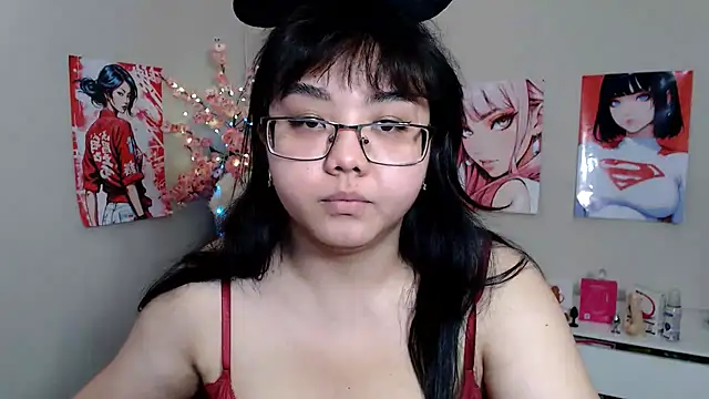 Snapshot of Moertomlly chatting on 12.03.25 Moertomlly online show from 12.03.25