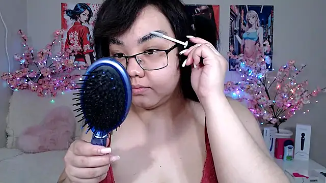 Snapshot of Moertomlly chatting on 04.17.26 Moertomlly online show from 04.17.26