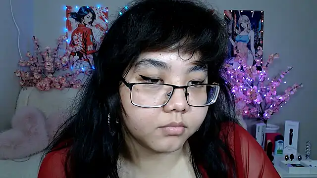 Snapshot of Moertomlly chatting on 04.25.26 Moertomlly online show from 04.25.26