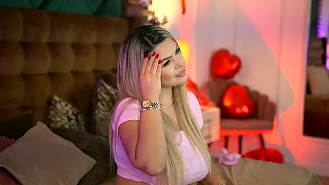 Snapshot of SophieBoobsX chatting on 09.18.25 SophieBoobsX online show from 09.18.25