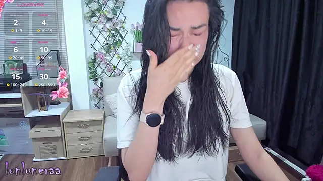 Lunlunera online show from 03.08.25