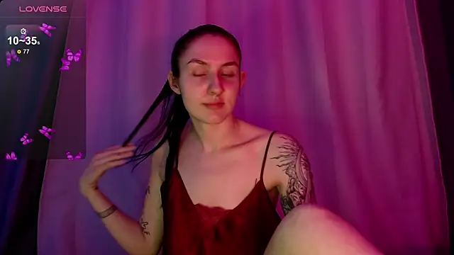 NiaEllis online show from 01.10.25