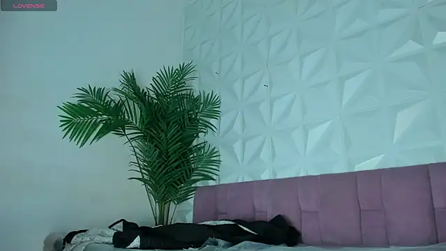 Hellen Sky online show from 07.25.26