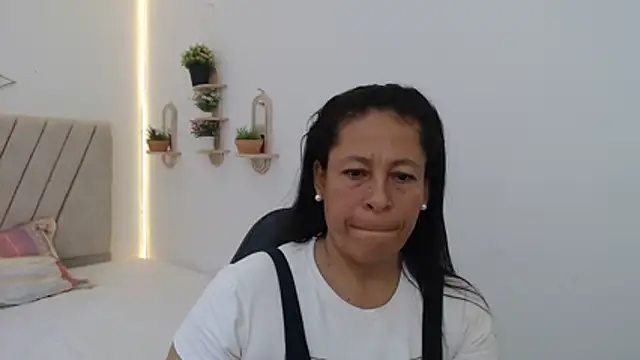 mature martina online show from 04.27.26