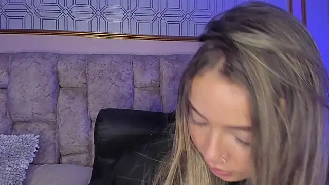 AnnyLopezz  online show from 03.18.25