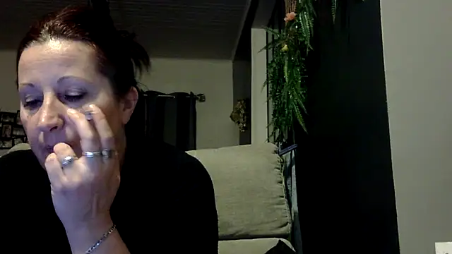 Snapshot of feline27 chatting on 04.02.26 feline27 online show from 04.02.26