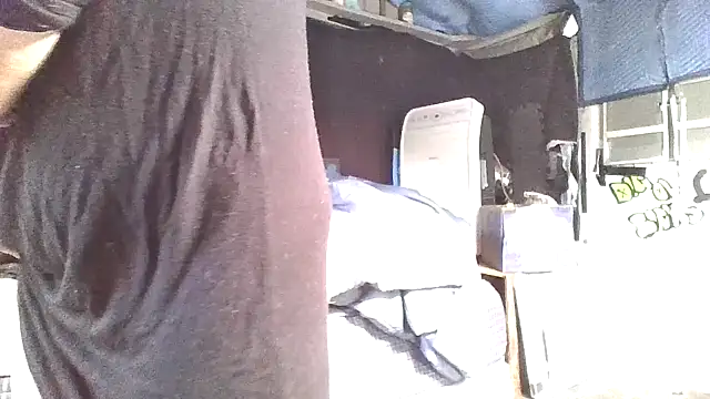 Snapshot of spundarella420 chatting on 12.18.25 spundarella420 online show from 12.18.25