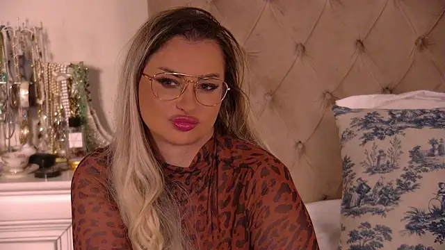 Denisse Perry online show from 03.02.26