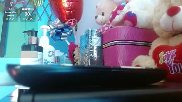 wendy rivera  online show from 10.11.25