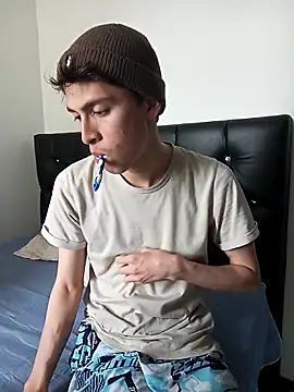 Snapshot of Norehg chatting on 03.08.25 Norehg online show from 03.08.25