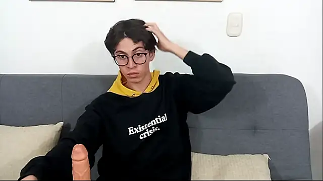 Snapshot of Norehg chatting on 10.11.25 Norehg online show from 10.11.25