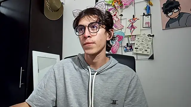 Snapshot of Norehg chatting on 10.14.25 Norehg online show from 10.14.25